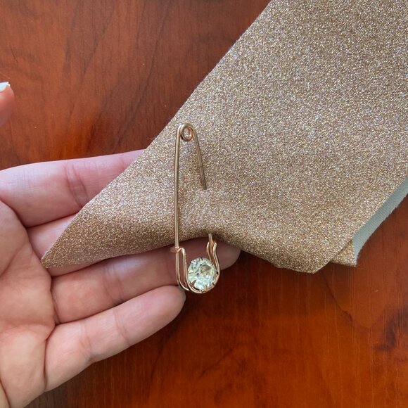 Bride to Be Sash and Hair Clip New! - Picture 4 of 5